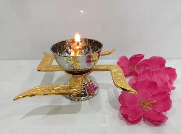Brass Swastik Diya for Pooja | Traditional Oil Lamp for Home Temple, Aarti & Festive Décor | Auspicious Swastika Design | Religious Gift Item (1 Piece, 300g)