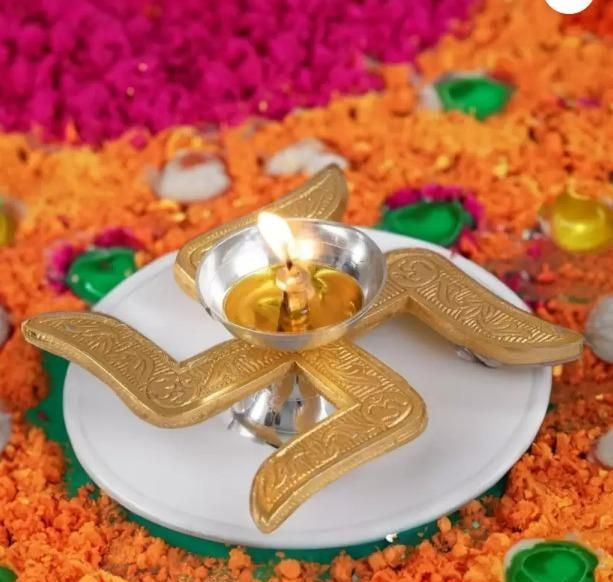 Brass Swastik Diya for Pooja | Traditional Oil Lamp for Home Temple, Aarti & Festive Décor | Auspicious Swastika Design | Religious Gift Item (1 Piece, 300g)